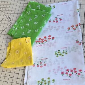 Vintage Fabric Lot – 1960s–80s Cotton Prints – Flocked Butterfly & Daisy